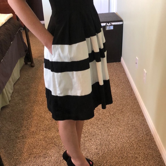 White House Black Market dress size 4 - Picture 2 of 9